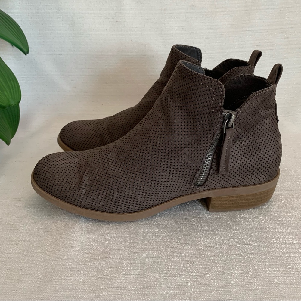 Universal Thread Dylan Gray Microsuede Ankle Boot… - image 4